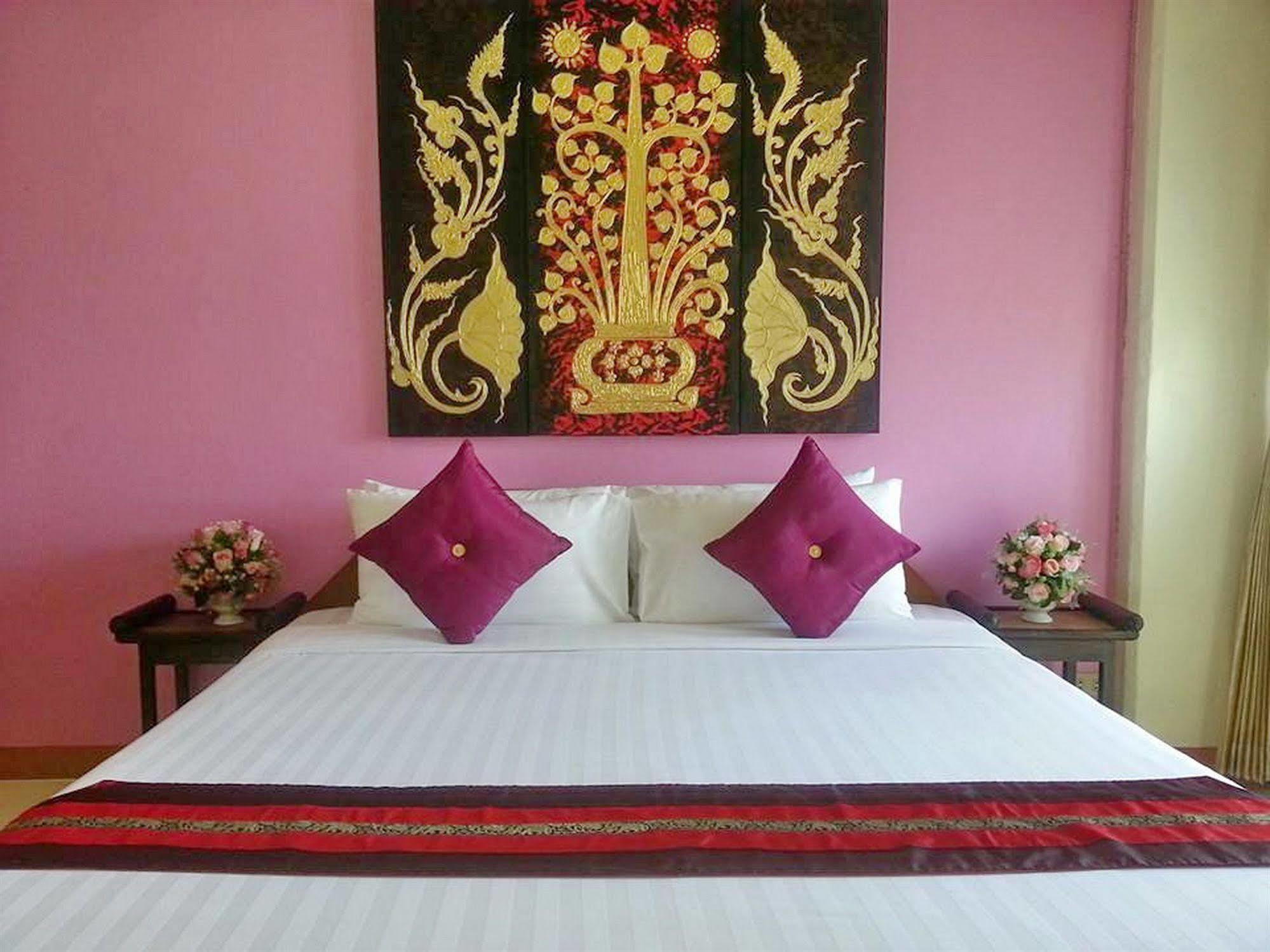 The Sun Resort & Spa Патая Екстериор снимка