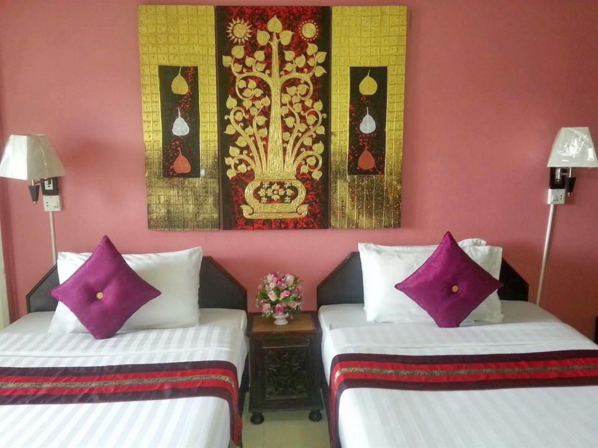 The Sun Resort & Spa Патая Екстериор снимка